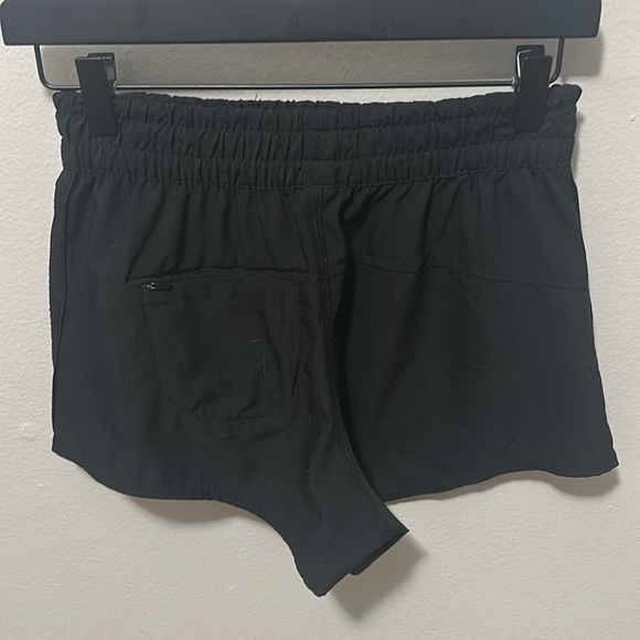 Vuori Dash Shorts - Picture 4 of 5